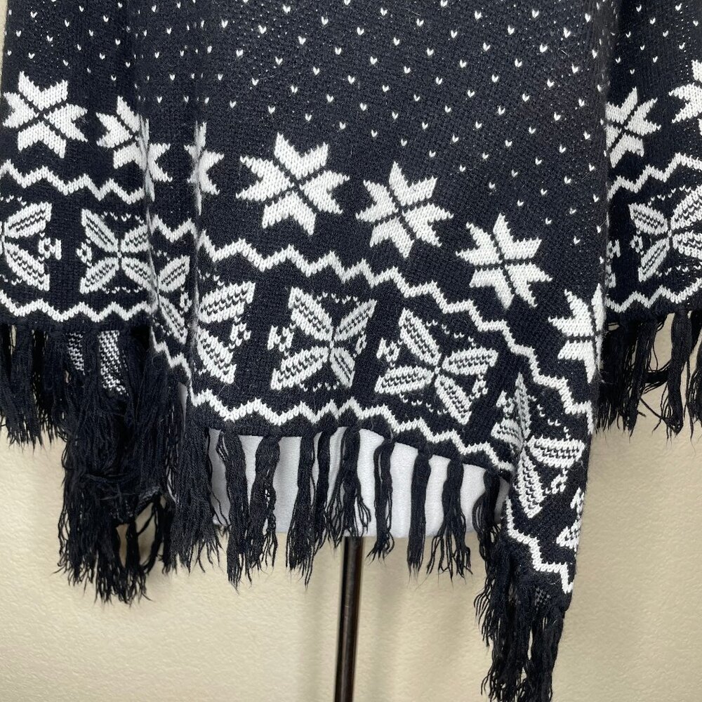89th & Madison Black Snowflake Knit Poncho Fringe Tassel Cowl Neck Sweater Med - Picture 6 of 11